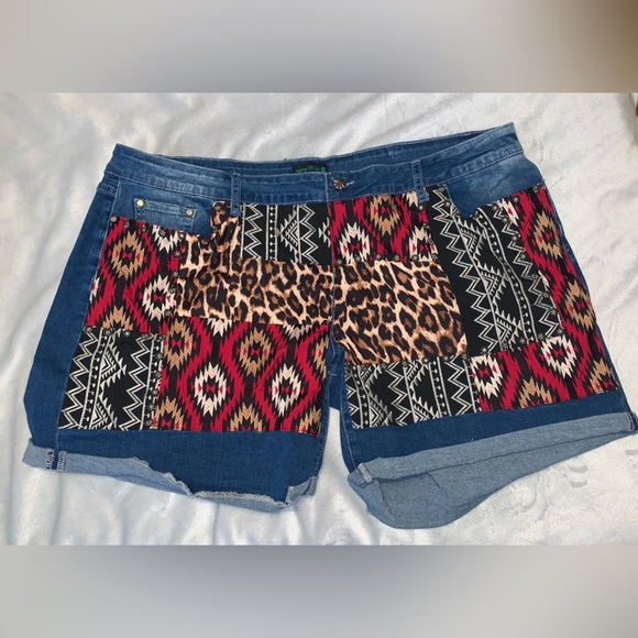 Sterling Kreek 3x patch work jean shorts mini leopard patches up Aztec native - Picture 3 of 7